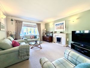 Living Room- click for photo gallery